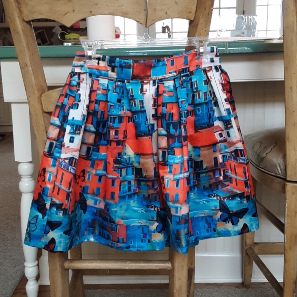EUC Alice and Olivia patterned skirt size 6